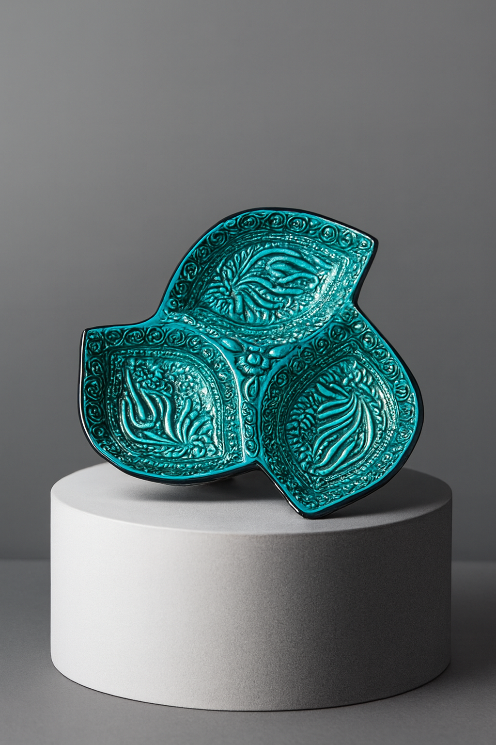 Kabartma Çini Desenli Seramik Turkuaz Yeşili Üçlü Yaprak Çerezlik - Görsel 2
