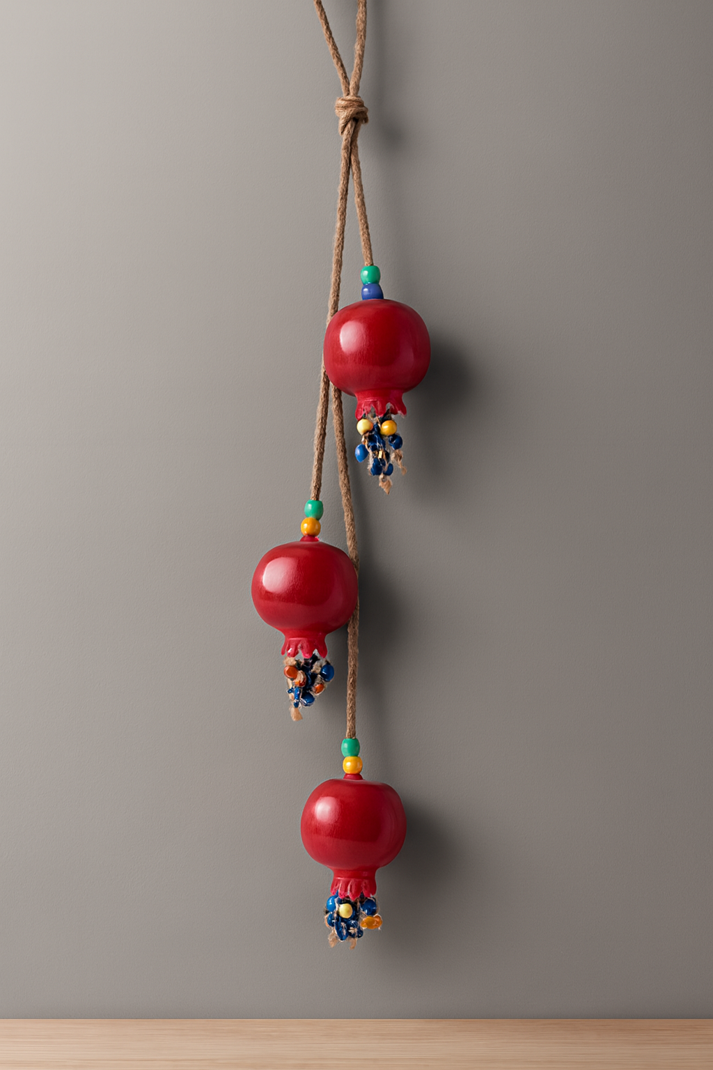 El Yapımı Görünümlü Üçlü Nar Seramik Duvar Sarkaçı | Bolluk & Bereket Teması - Görsel 2